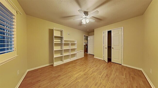 Building Photo - 2114 Winding Hollow Dr