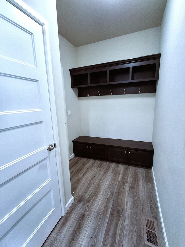 Building Photo - 4946 Skylark St NE