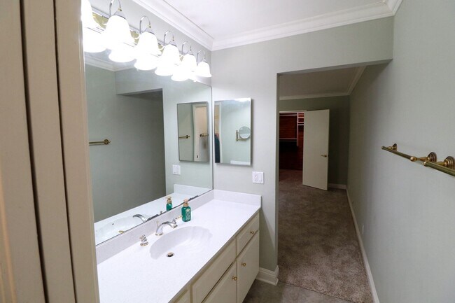 Building Photo - 1050 Pacifica Dr