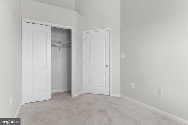 Building Photo - 43187 Loudoun Reserve Dr