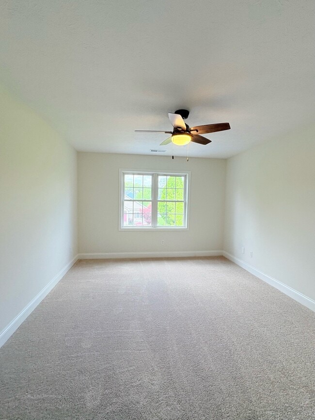 Building Photo - 129 Forever Ct