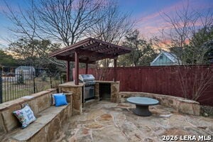 Building Photo - 105 Clear Water