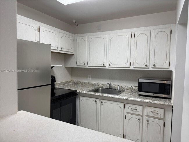 Building Photo - 111 Tilford F