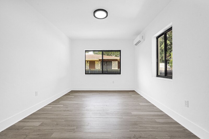 Building Photo - 173 NW 56th St
