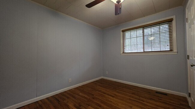 Building Photo - Delightful Home Now For Lease