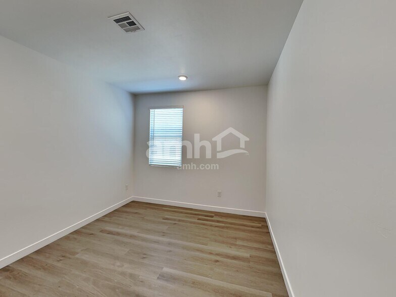 Building Photo - 13098 Mustang Crossing Rd