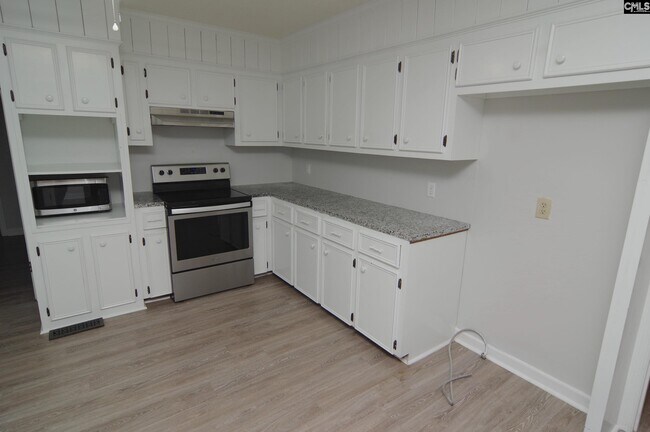 Building Photo - 123 Valley Springs Rd