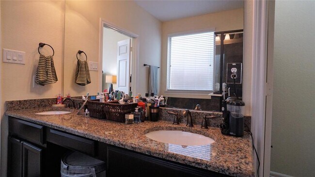 Building Photo - 10506 Hartfield Bluff Ln