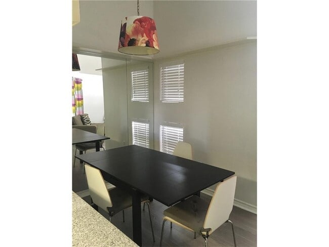 Building Photo - 2311 Nueces St