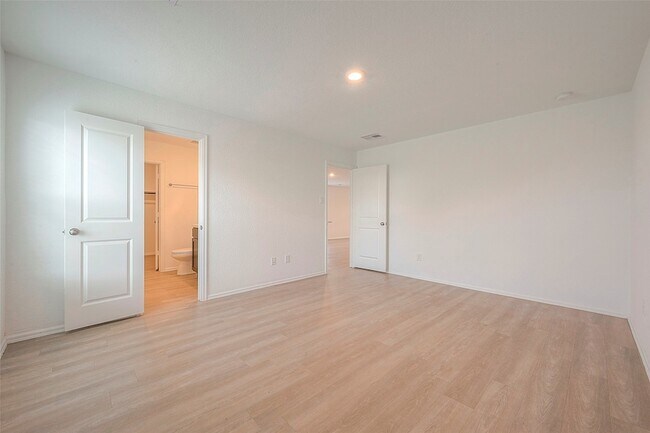 Building Photo - 26714 Wilderye Cv Ln