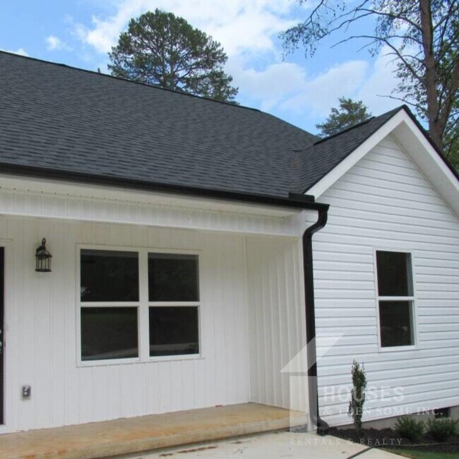 Building Photo - 403 Bramlett Rd