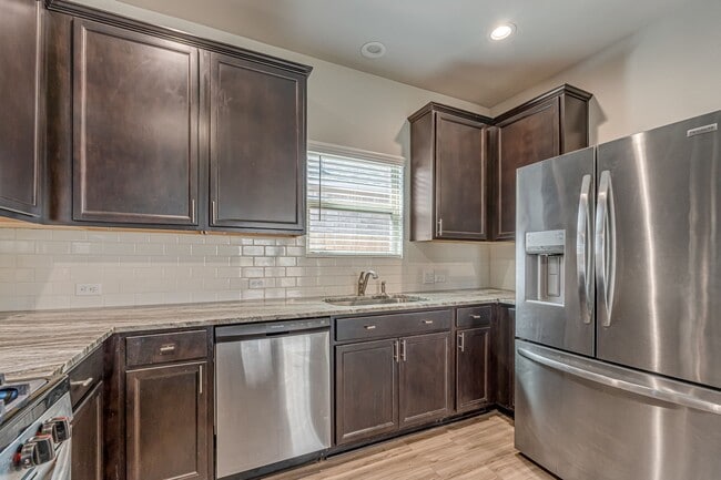 Building Photo - 10314 Birch Peak Dr