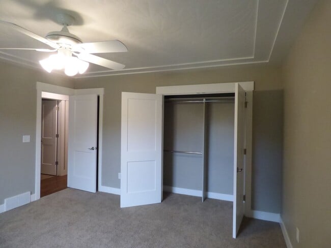 Building Photo - Merry Christmas!  This home is available now, with December rent free!