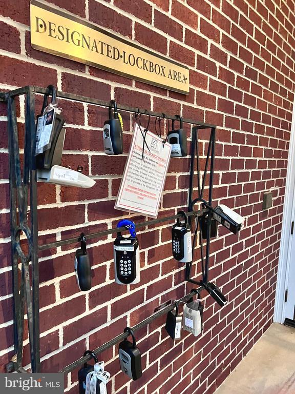 Building Photo - 1570 Spring Gate Dr.