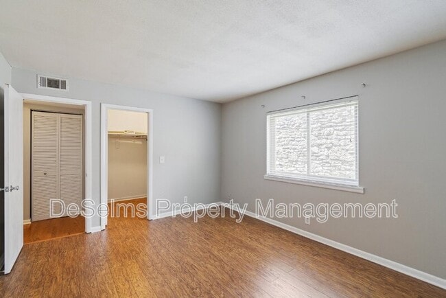 Building Photo - 207 Summit Ridge Dr