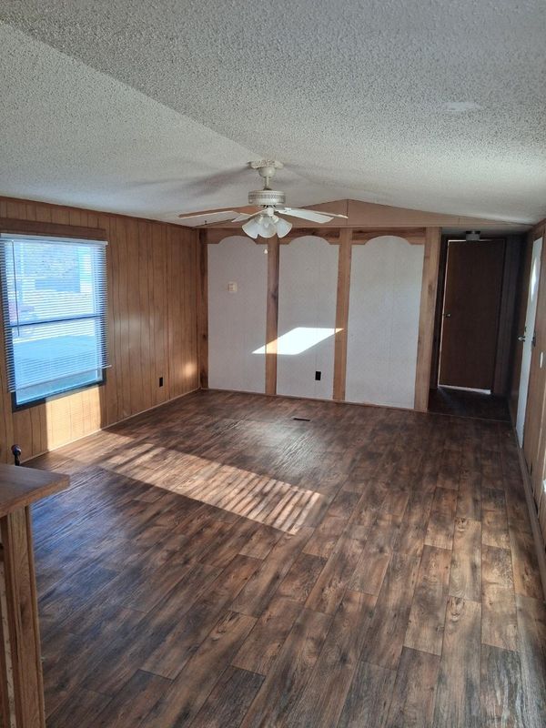 Building Photo - 6909 Sunbeam Ct