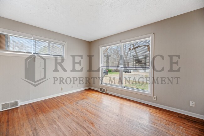 Building Photo - 5106 E Pawnee St