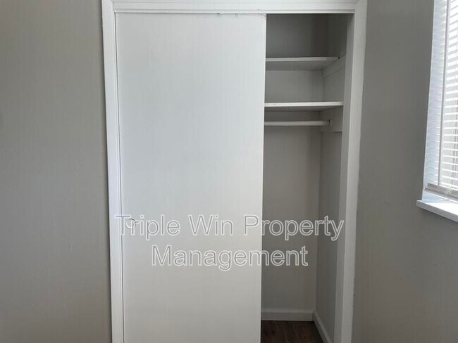 Building Photo - 1225 Carla Dr