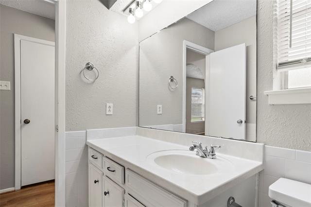 Building Photo - 1024 Edgewood Trail