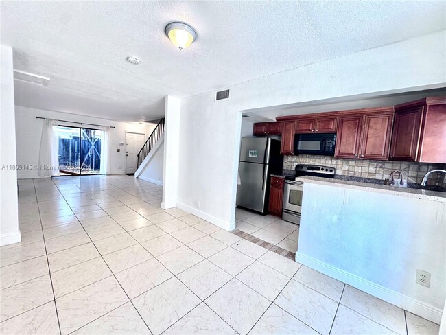 Building Photo - 2414 NW 52nd Ave