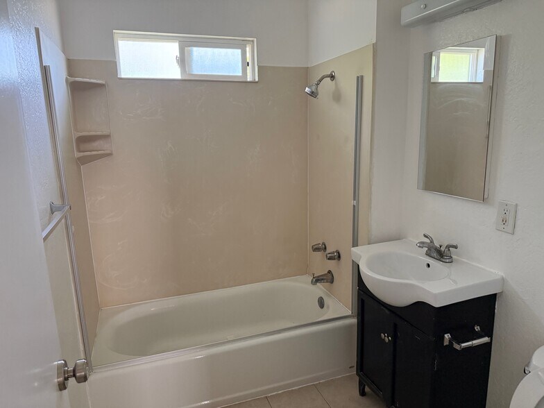 Bath - 6119 Montecito Blvd
