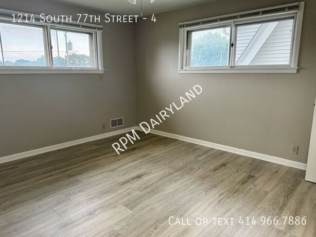 Building Photo - 1214 S 77th St