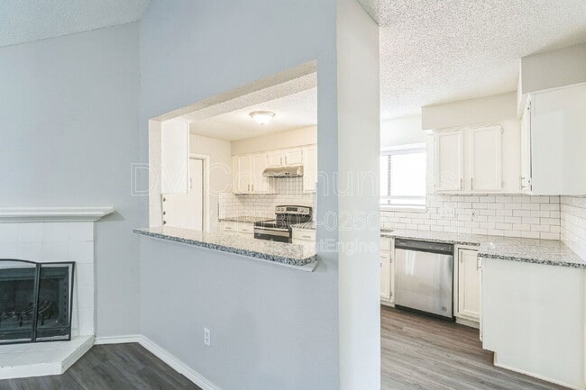 Building Photo - 2804 Red River St