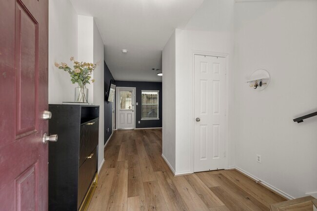 Building Photo - 1616 W 25th St