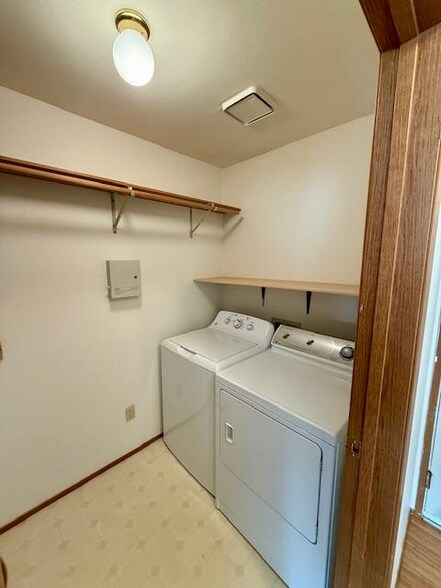 Building Photo - 23000 Edmonds Way