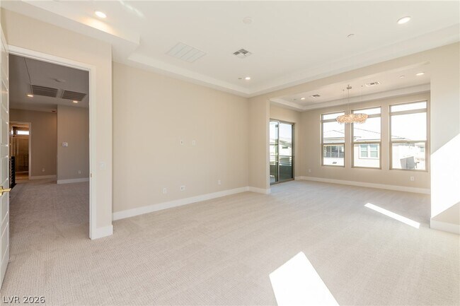 Building Photo - 5086 Cyn Xing St