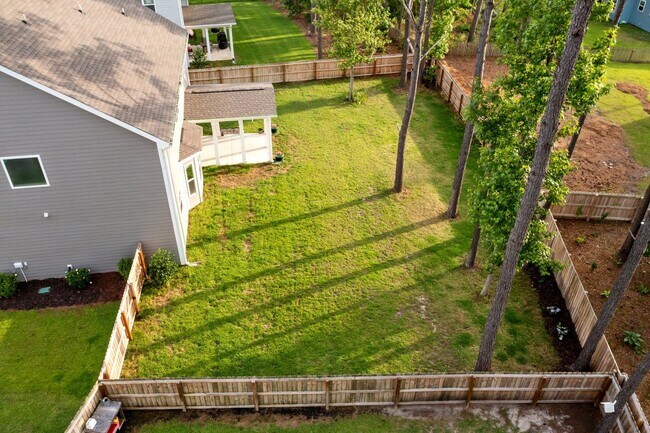 Building Photo - 507 W Red Head Cir