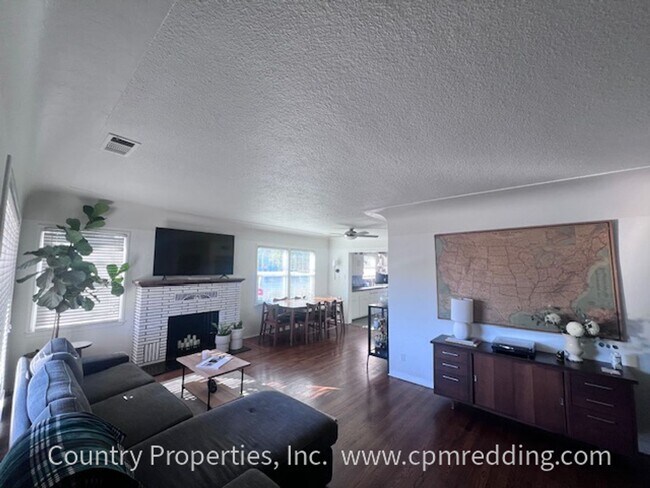 Building Photo - 2166 Garden Ave