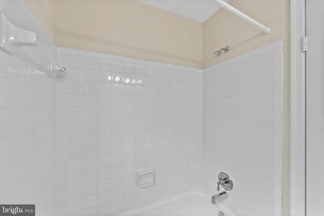Building Photo - 7385 Emerald Dr