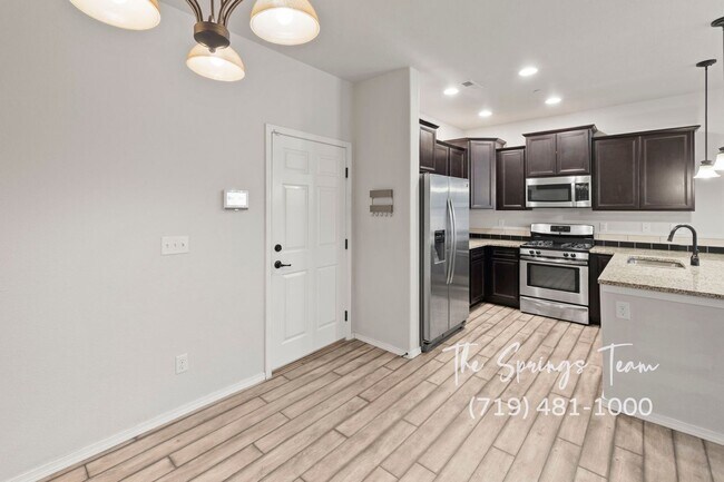 Building Photo - MODERN 2BD TOWNHOME in CLAREMONT RANCH