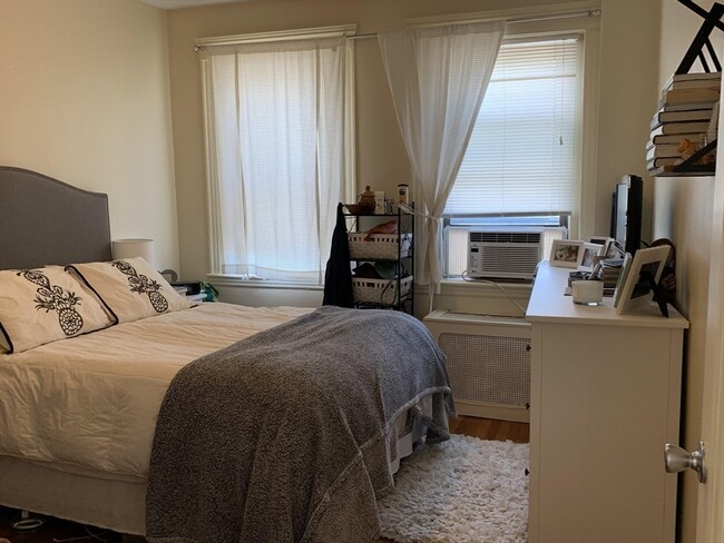 Building Photo - 2003 Commonwealth Ave