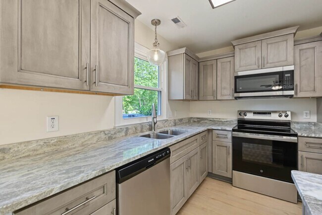 Building Photo - 300 Smoots Ln