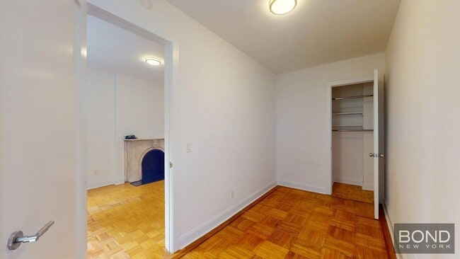 Building Photo - 147 E 72nd St