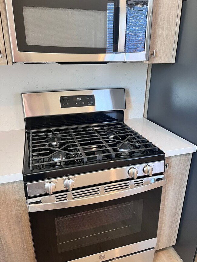 Building Photo - Charming 1 Bed / 1 Bath Home in the Heart of Martinez