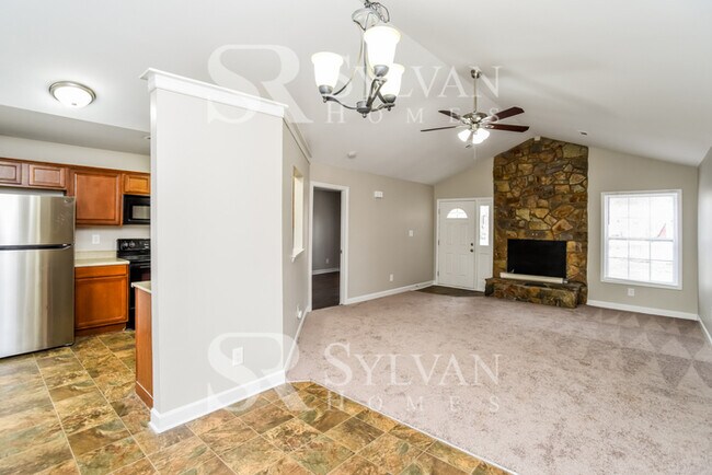 Building Photo - Enjoy living the good life in this 3 bedroom, 2 bathroom home