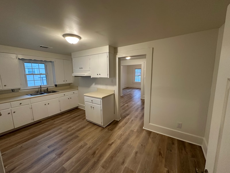 Building Photo - 614 S Tillman St