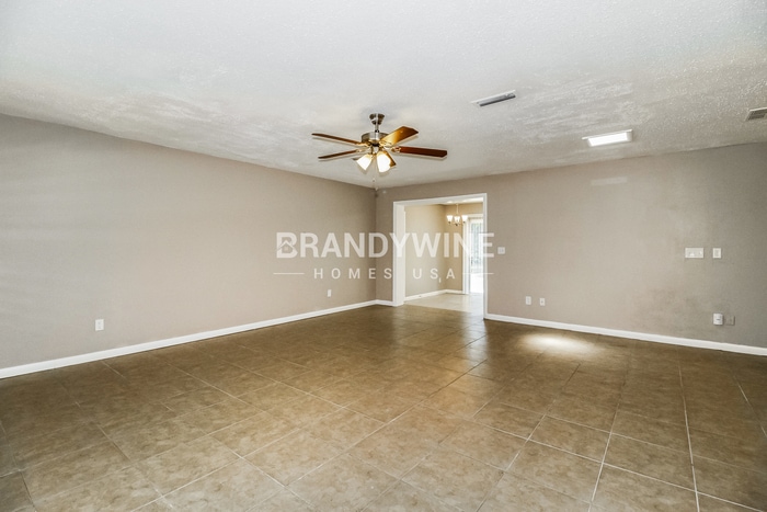 Building Photo - 3221 Thistlehill Dr