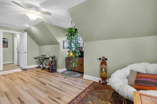 Building Photo - 112 Wild Oak Dr