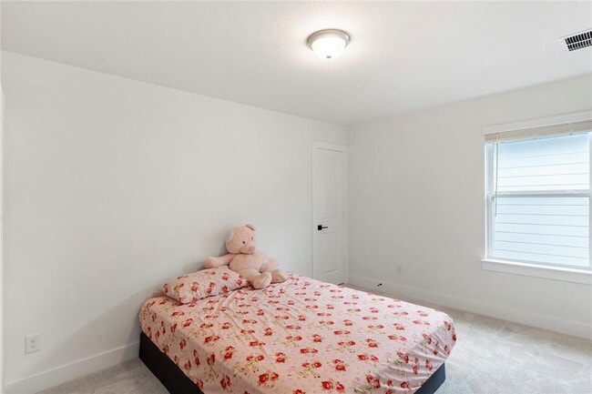 Building Photo - 300 Hollister Dr