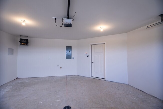 Building Photo - 3402 Green Pastures Ln