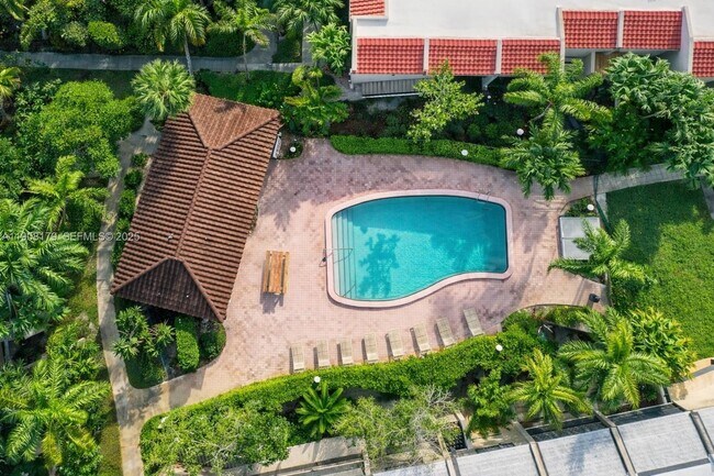 Building Photo - 5332 NE 6th Ave