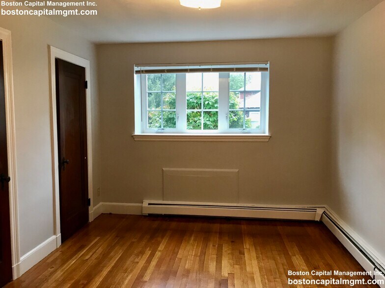 Building Photo - 8 Mt Ida St