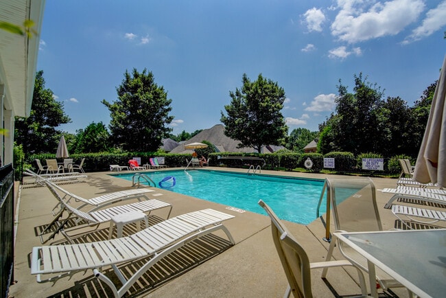 Building Photo - 5 BR, 3 BA Home Quiet Cul de Sac, Convenie...