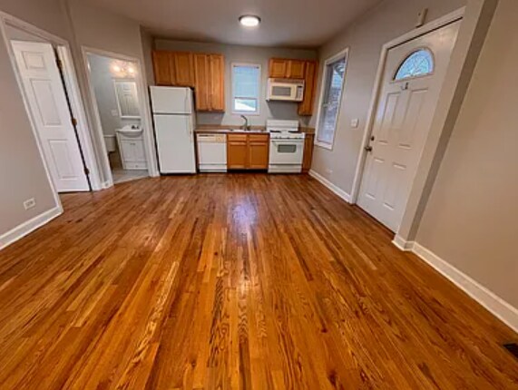 Building Photo - 1513 W Erie St