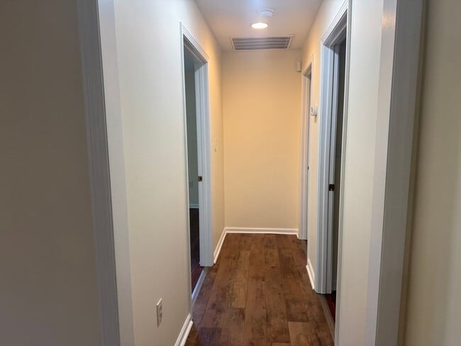 Building Photo - Newly remodeled brick home in New Bern