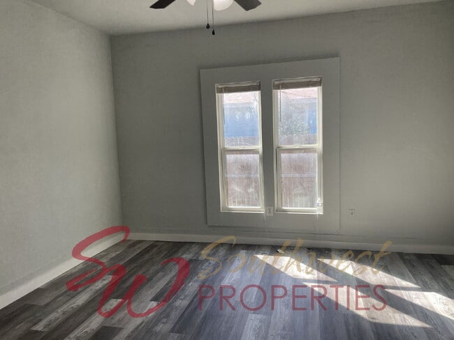 Building Photo - Recently Updated Home with Open Layout + Fenced Backyard!